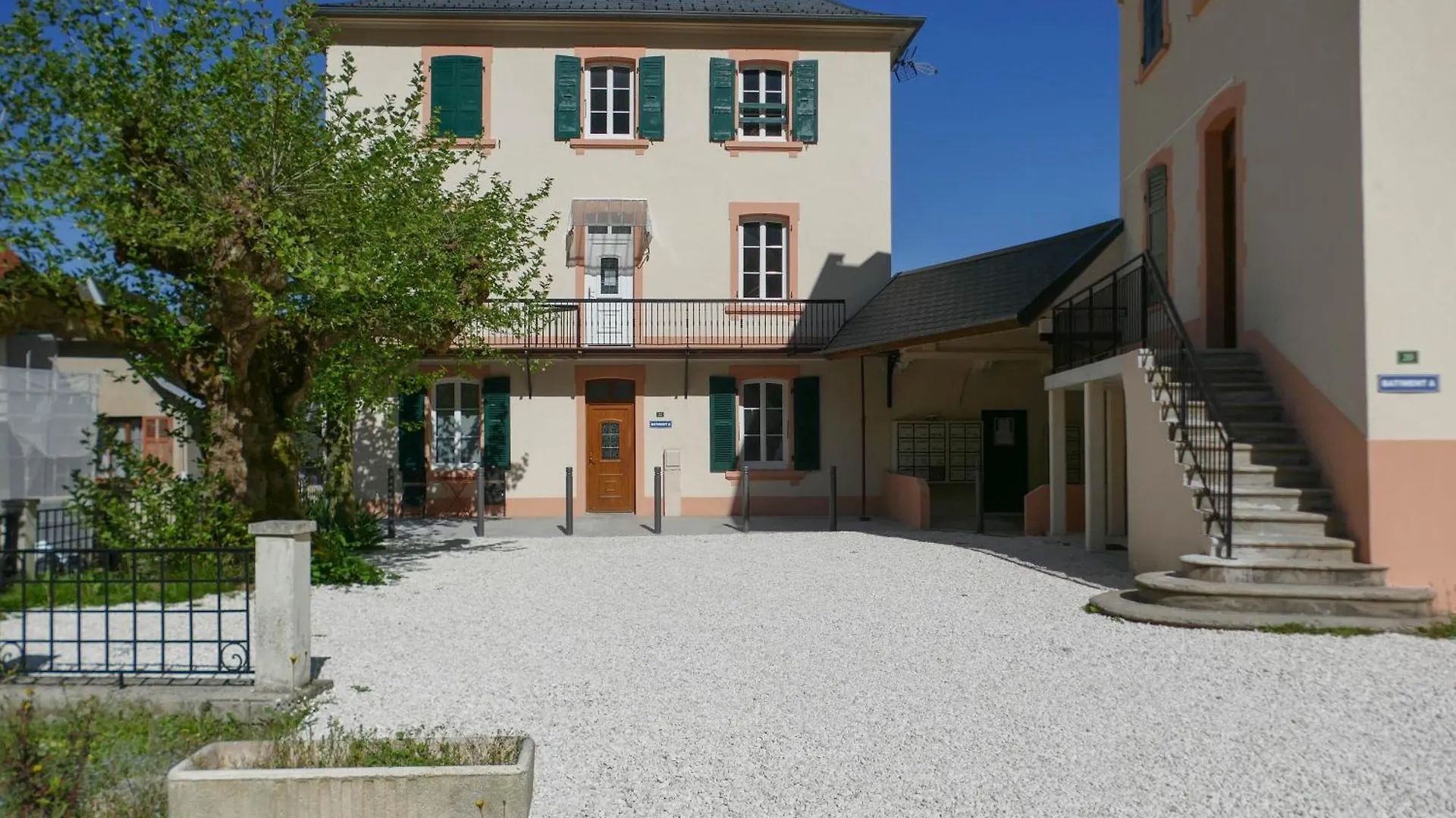 Apartment Appart Au Lac D'Aiguebelette Et Montagne